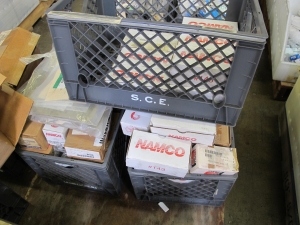 HOWE RICHARDSON SCALE, 28" X 28" SCALE TOP, WITH WEIGHTS, 2000LB CAPACITY. LOADING & HANDLING FEE $15-4529